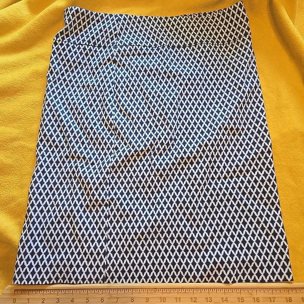 Margaret M Women's Printed Pencil Slimming Stretch Skirt Blue White Size Large